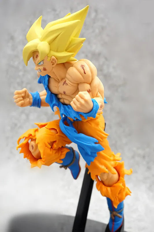Figura Dragon Ball Z Goku Super Saiyajin 19cm