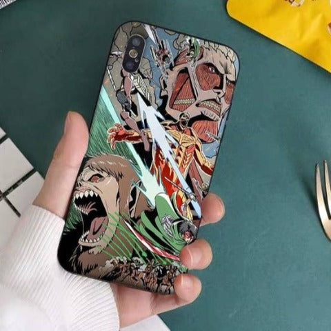 Custodia per iPhone Attacco su Titano